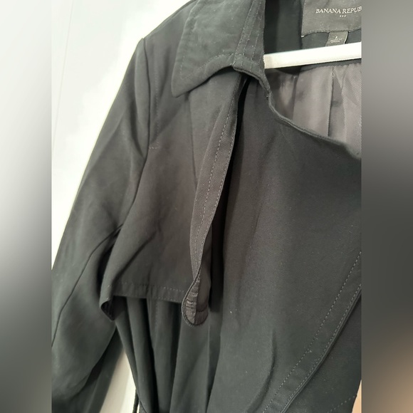 Banana Republic Trench Coat - Picture 4 of 6
